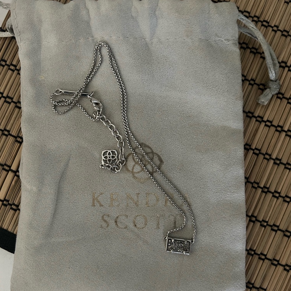 Kendra Scott solver necklace